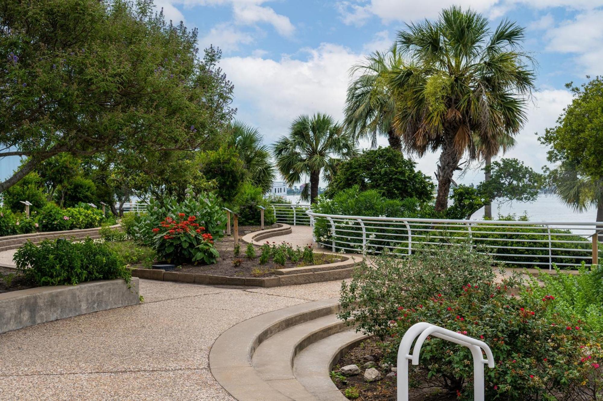 Holiday Inn Galveston Island By Ihg Exterior photo